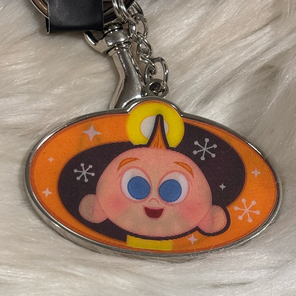 Disney PIXAR The Incredibles Jack-Jack Lenticular Enamel Keychain - Picture 6 of 8